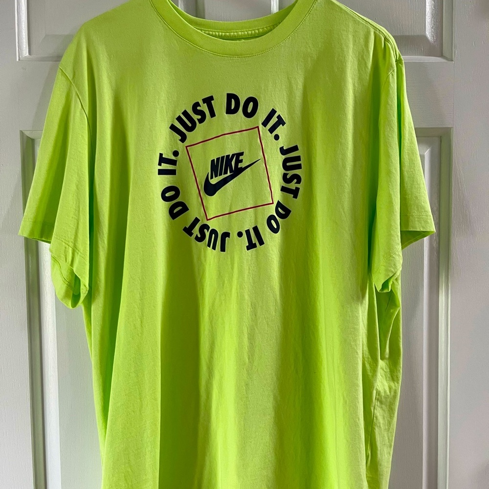 XXL Nike Shirt